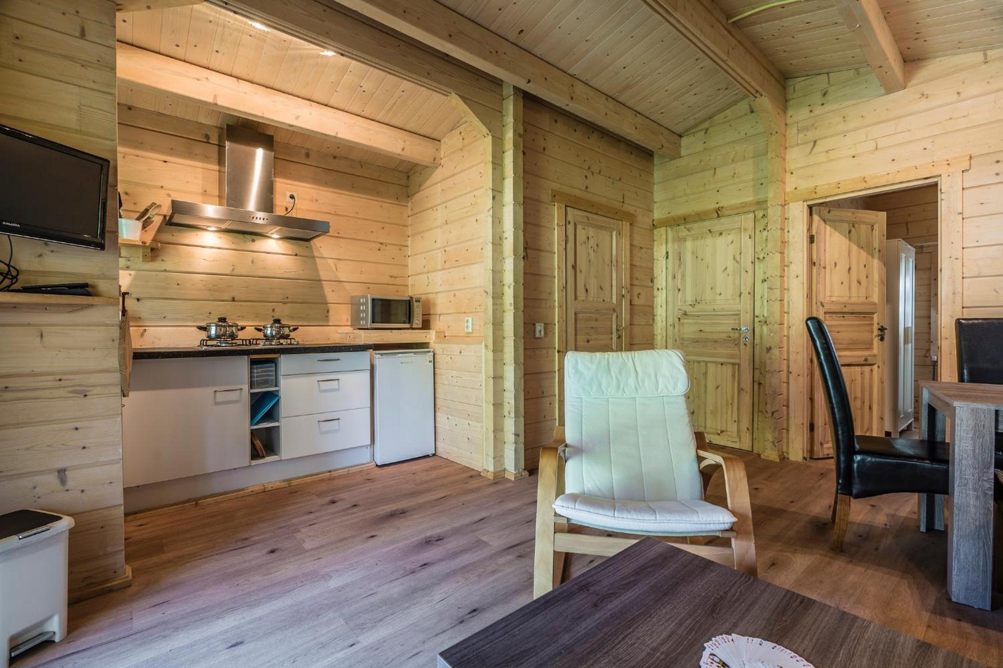 Camping Het Bosbad Emmeloord Rom bilde